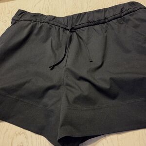 Lululemon Athletica Women's Black Athletic Shorts XL NWOT